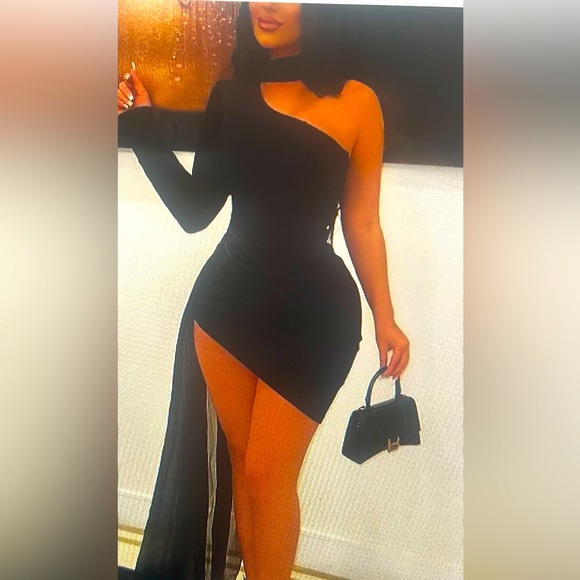 Party dress - Picture 1 of 3